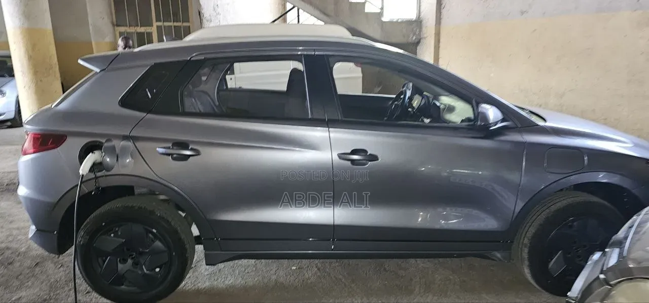New BYD E2 43 kWh 94 hp FWD 2025 Black
