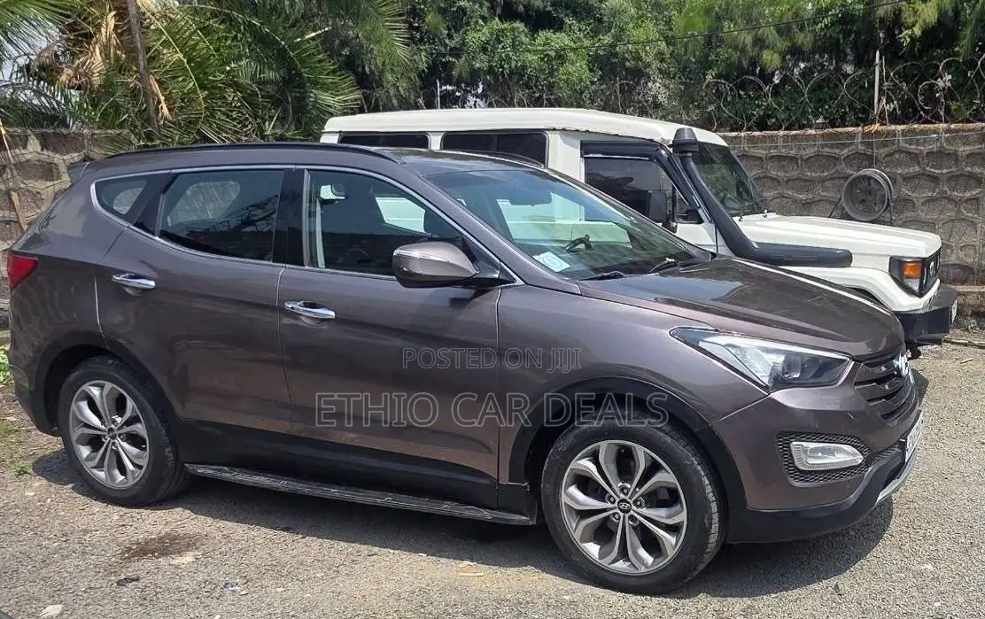 Hyundai Santa Fe 2013 Brown