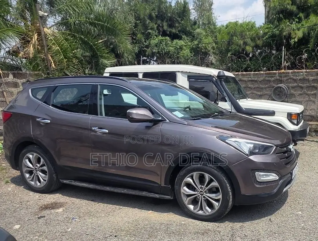 Hyundai Santa Fe 2013 Brown