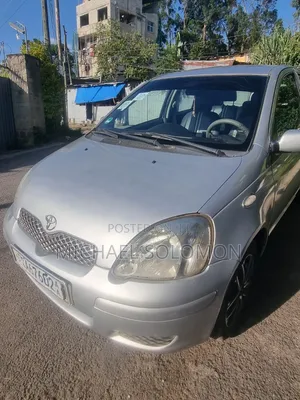 Toyota Vitz 2004 Silver