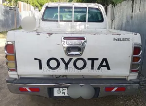 Toyota Hilux 2007 White