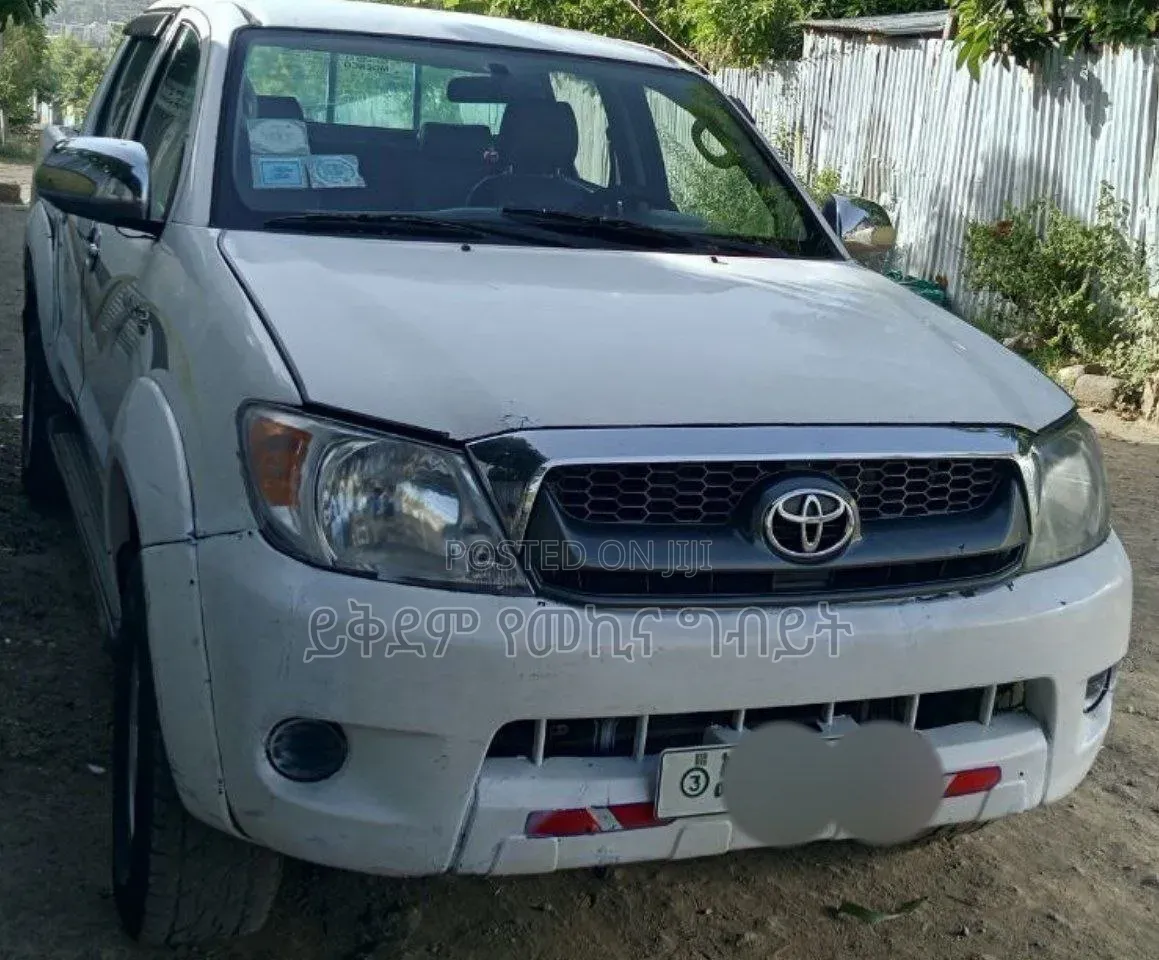 Toyota Hilux 2007 White