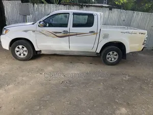 Toyota Hilux 2007 White