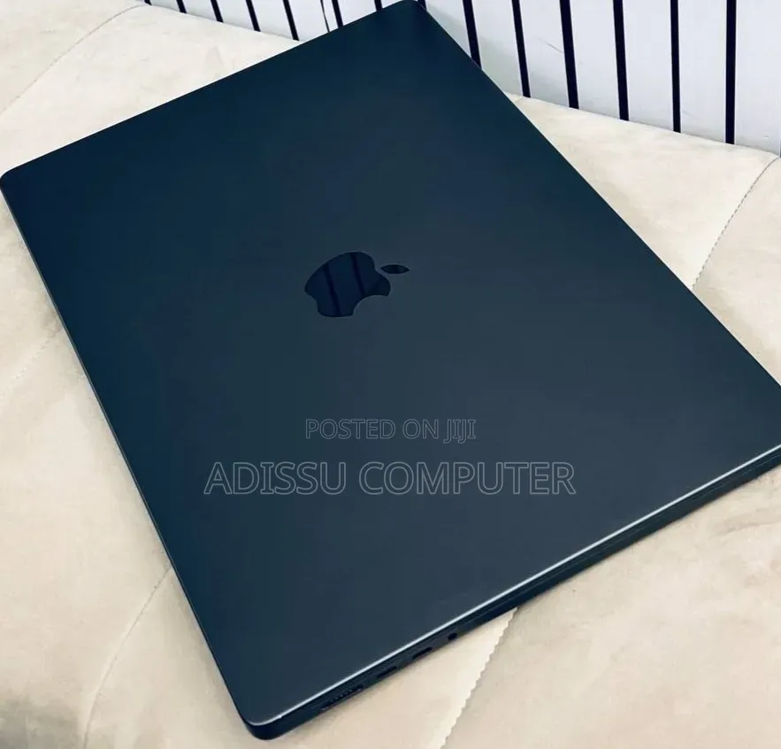New Laptop Apple MacBook Pro 2023 M3 Pro 18GB Apple M3 Pro SSD 512GB