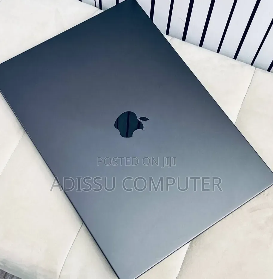 New Laptop Apple MacBook Pro 2023 M3 Pro 18GB Apple M3 Pro SSD 512GB