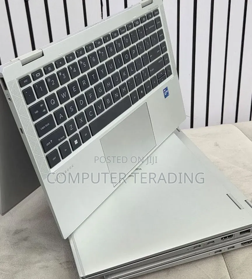 New Laptop HP EliteBook 1040 G8 16GB Intel Core i7 SSD 512GB