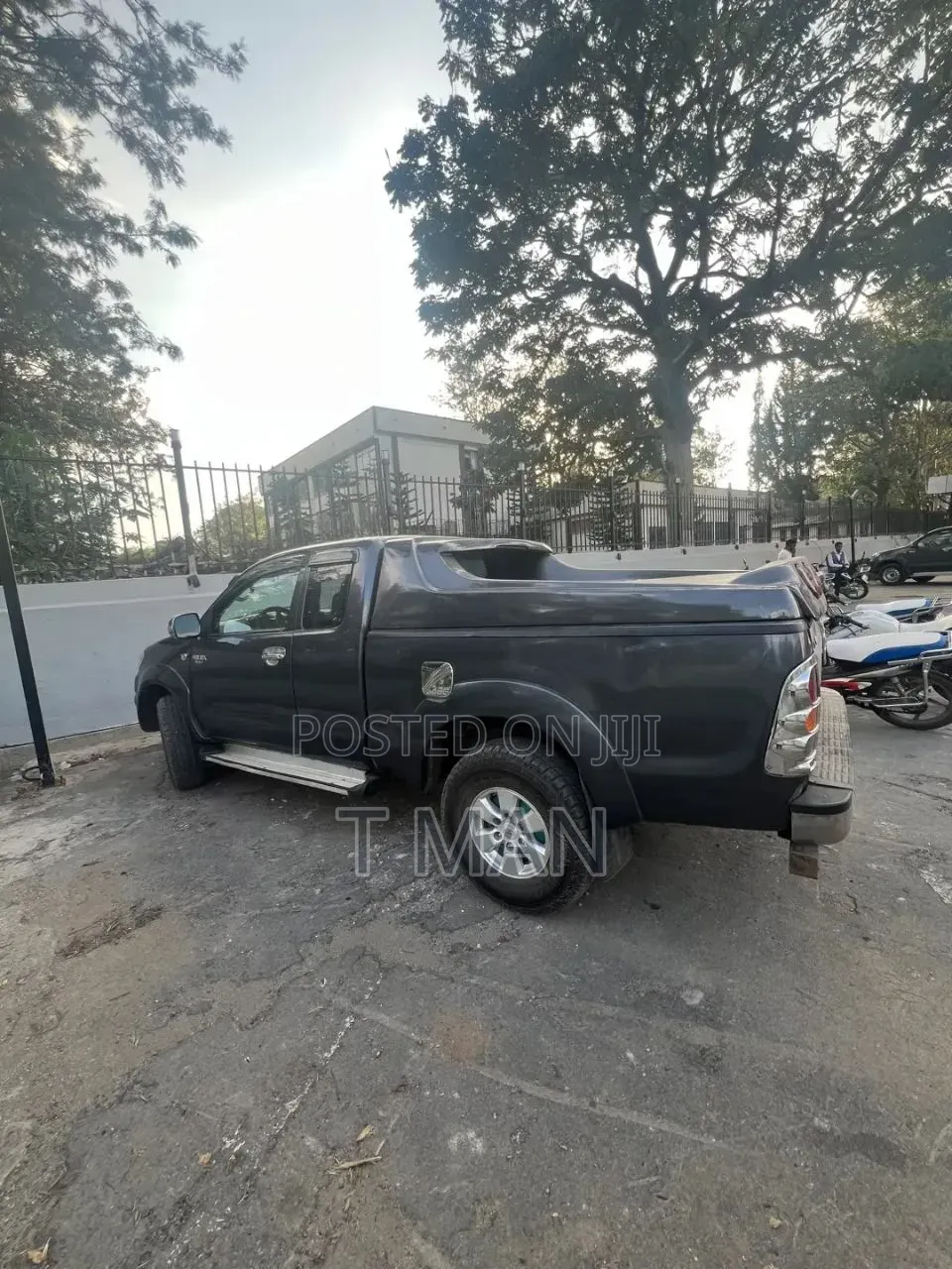 Toyota Hilux 2010 Gray
