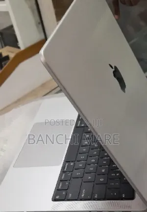 New Laptop Apple MacBook Pro 2024 M4 24GB Apple M4 SSD 512GB