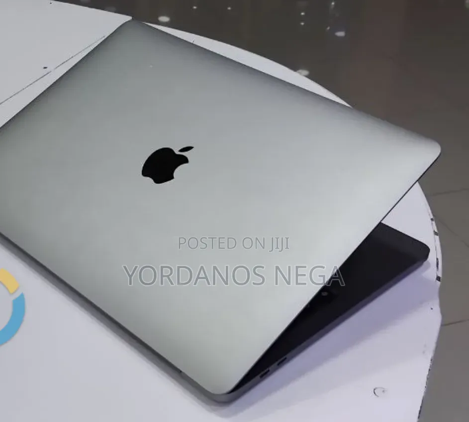 New Laptop Apple MacBook Pro 2021 M1 8GB Apple M1 SSD 256GB