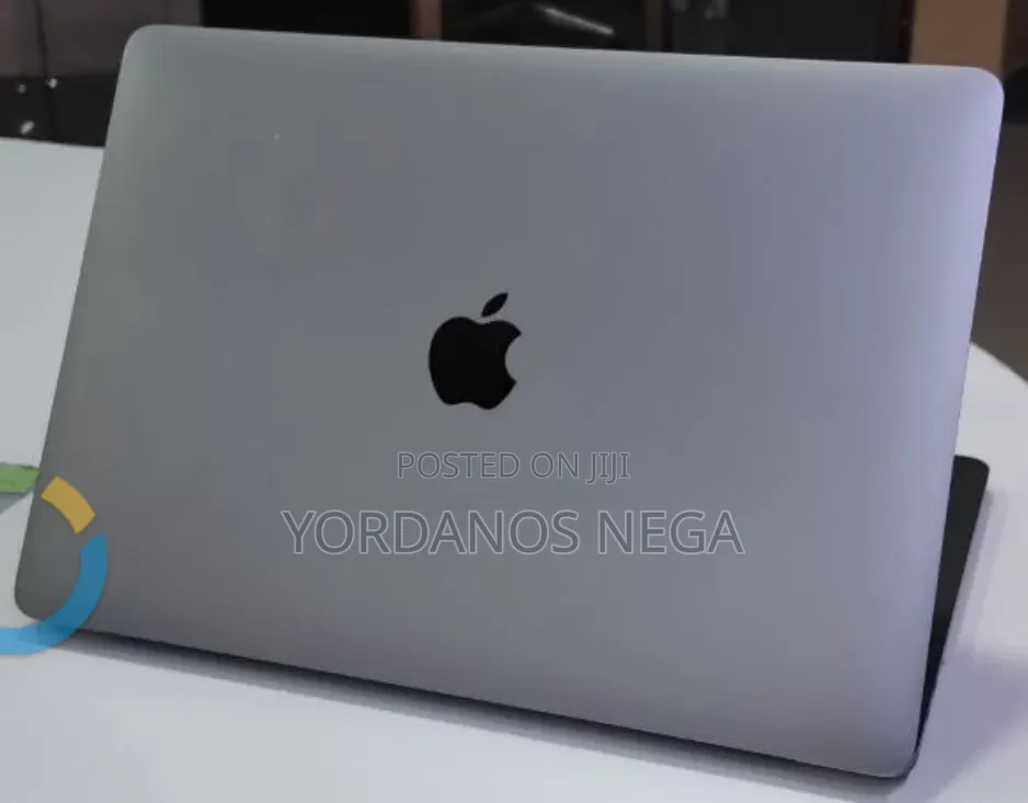 New Laptop Apple MacBook Pro 2021 M1 8GB Apple M1 SSD 256GB