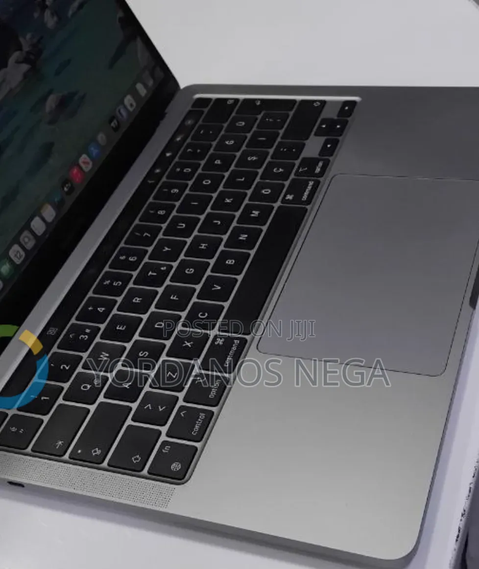 New Laptop Apple MacBook Pro 2021 M1 8GB Apple M1 SSD 256GB