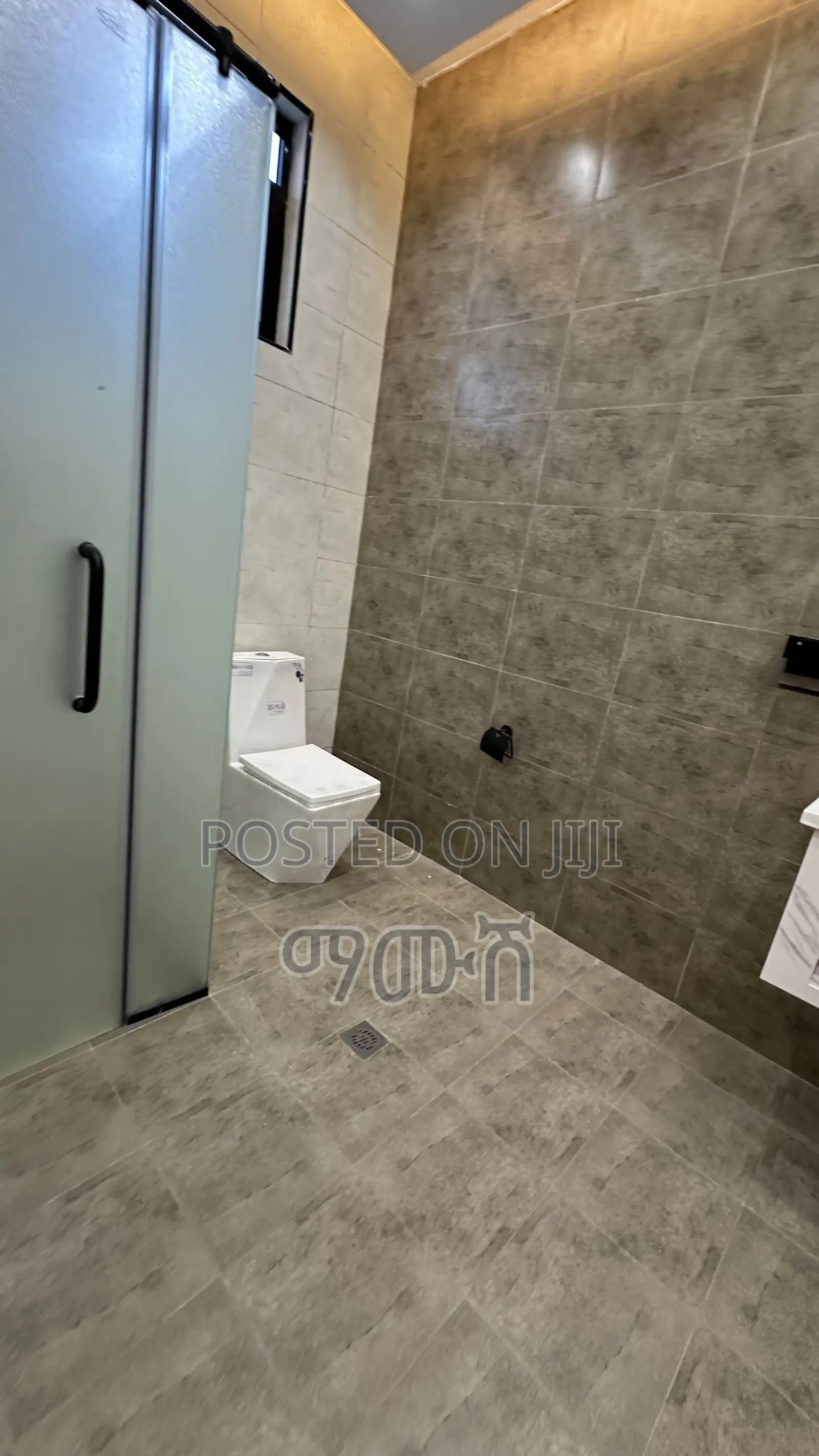 Furnished 7bdrm House in አያት ኮምፓውንደ, Bole for sale