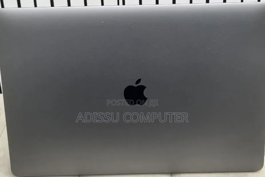 New Laptop Apple MacBook Pro 2019 16GB Intel Core i9 SSD 512GB