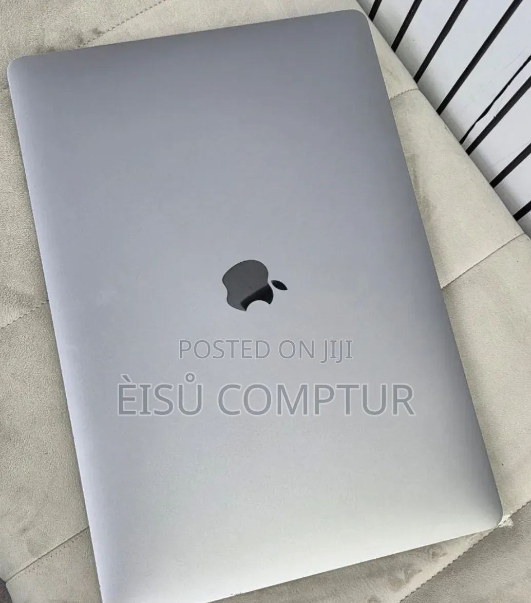 New Laptop Apple MacBook Pro 2019 16GB Intel Core i9 SSD 512GB