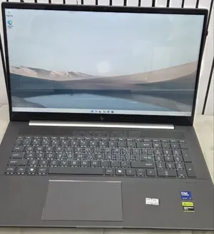 New Laptop HP Envy 17 16GB Intel Core Ultra 7 SSD 512GB