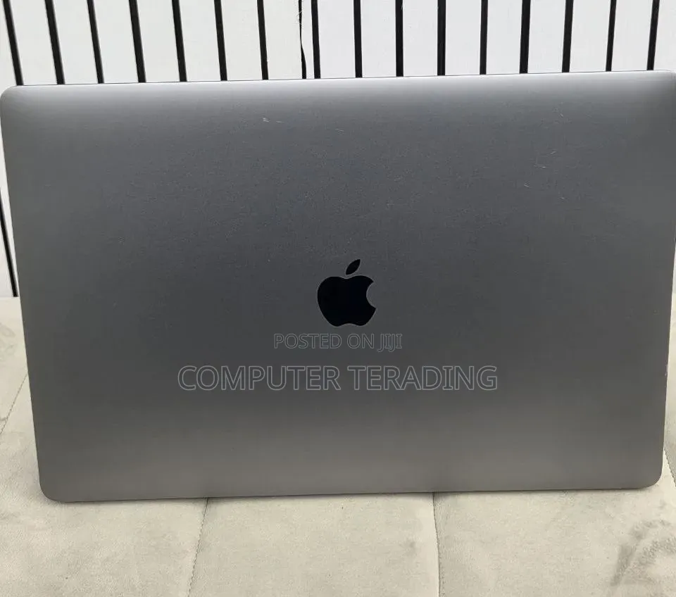 New Laptop Apple MacBook Pro 2019 16GB Intel Core i9 SSD 512GB