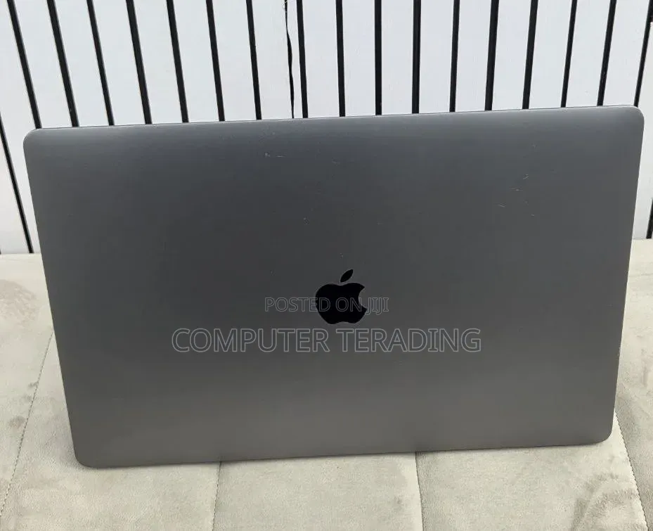 New Laptop Apple MacBook Pro 2019 16GB Intel Core i9 SSD 512GB