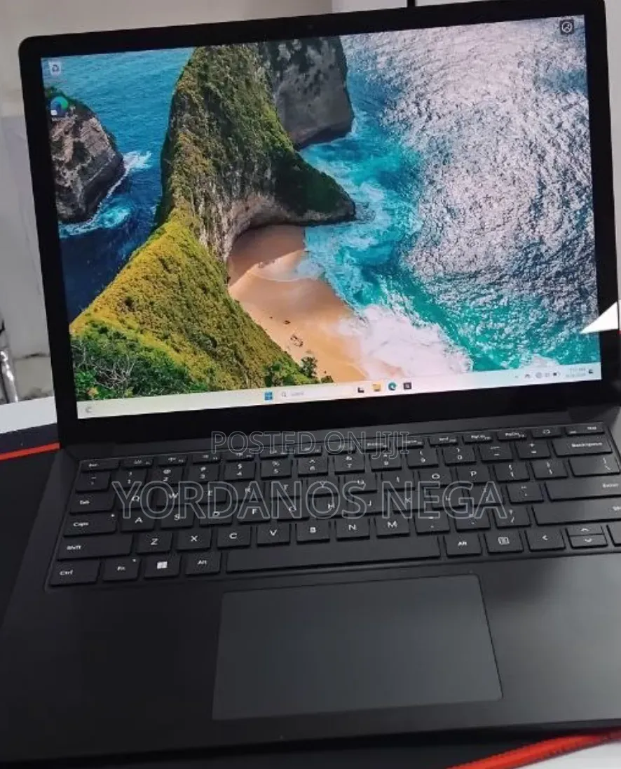 New Laptop Microsoft Surface Laptop 5 16GB Intel Core i7 SSD 256GB