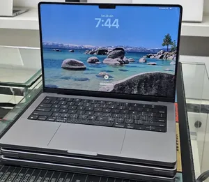 New Laptop Apple MacBook Pro 2020 M1 32GB Apple M1 SSD 512GB