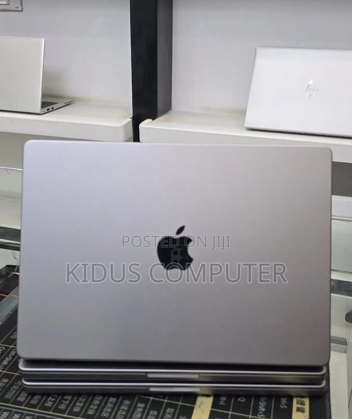 New Laptop Apple MacBook Pro 2020 M1 32GB Apple M1 SSD 512GB