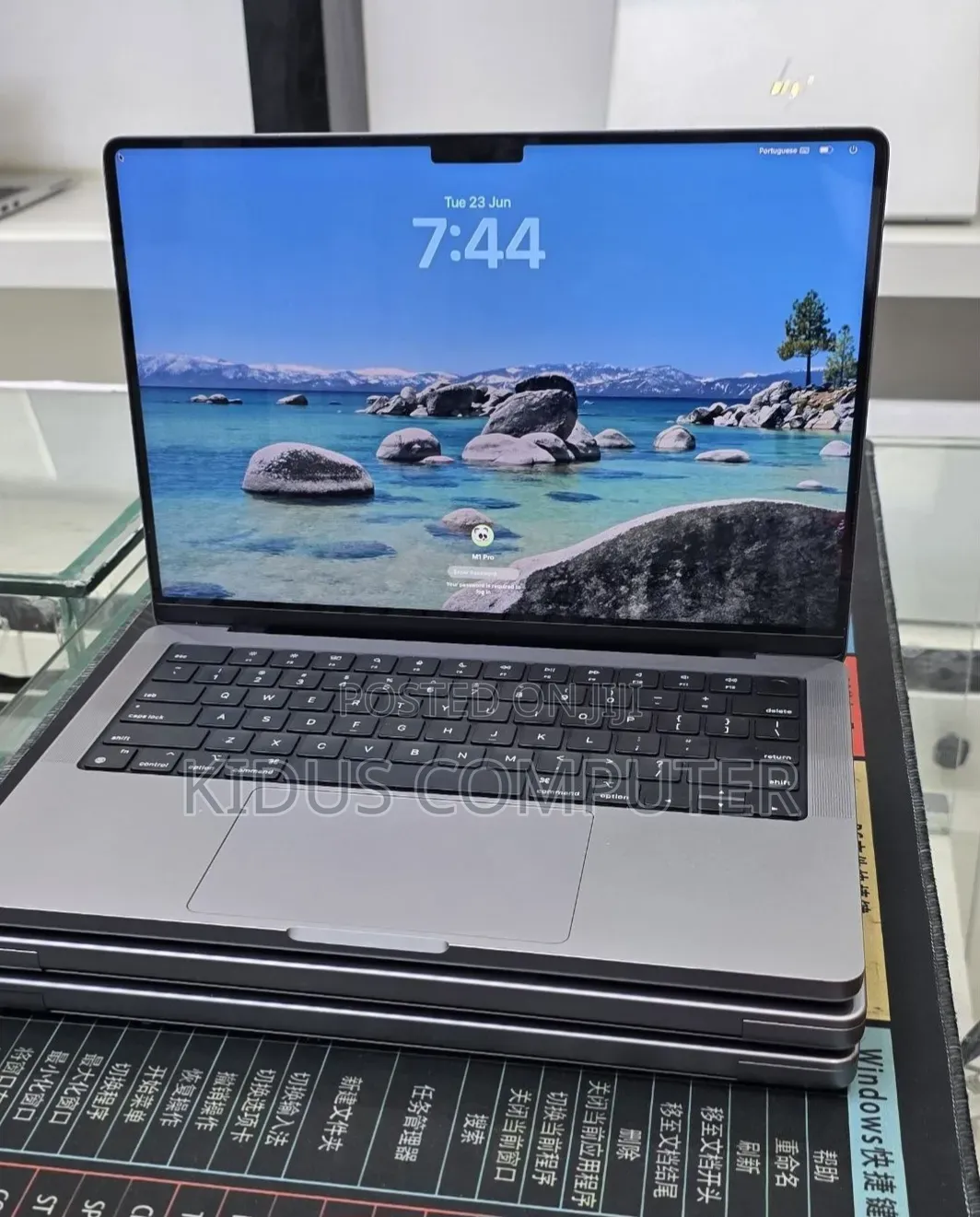 New Laptop Apple MacBook Pro 2020 M1 32GB Apple M1 SSD 512GB