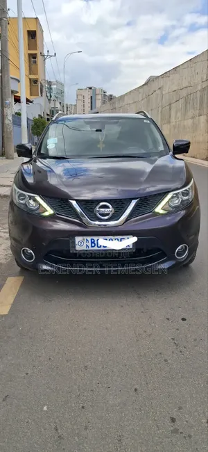Nissan Qashqai 2017 Brown