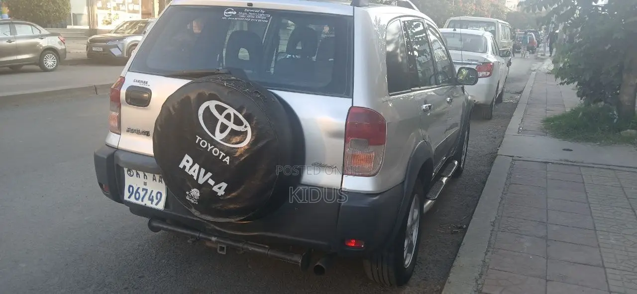 Toyota RAV4 Base FWD 2001 Silver