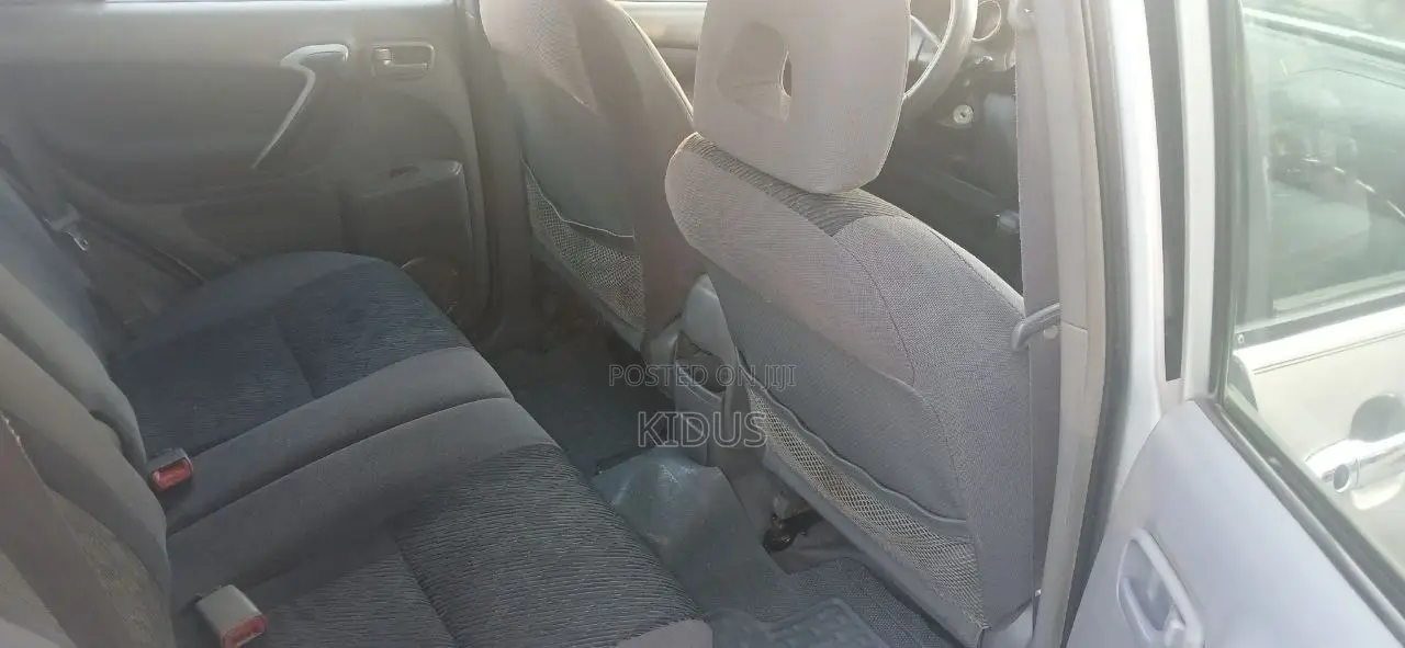 Toyota RAV4 Base FWD 2001 Silver