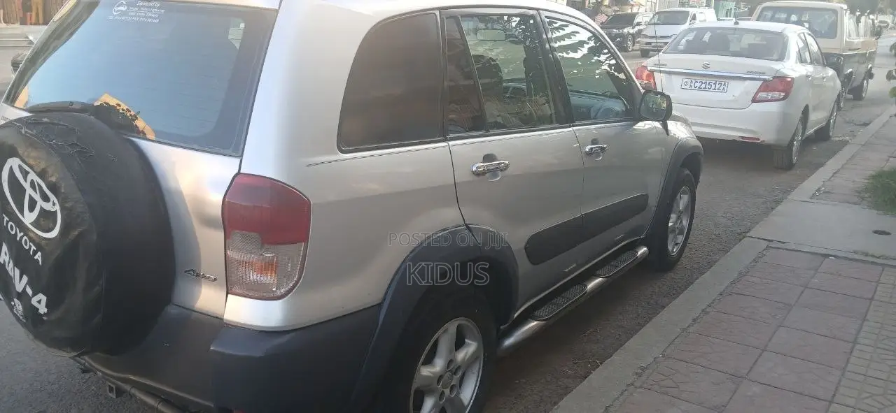 Toyota RAV4 Base FWD 2001 Silver