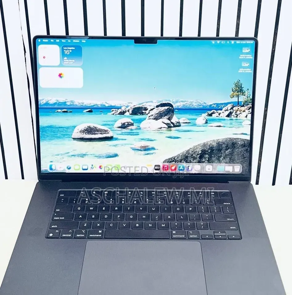 New Laptop Apple MacBook Pro 2023 M3 Pro 18GB Apple M3 Pro SSD 512GB