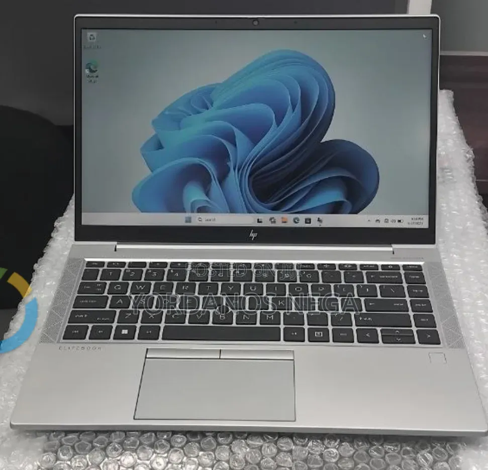 New Laptop HP EliteBook 840 G8 16GB AMD Ryzen 5 SSD 512GB