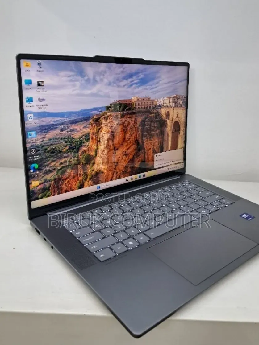 New Lenovo Yoga Pro 9i Aura Edition 32GB Intel Core Ultra 7 SSD 1T
