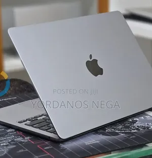 New Laptop Apple MacBook Air 2022 M2 8GB Apple M2 SSD 256GB
