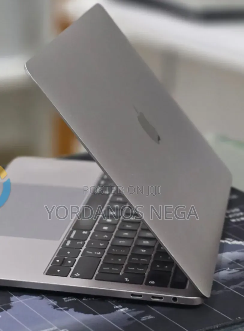 New Laptop Apple MacBook Pro 2019 16GB Intel Core i7 SSD 512GB