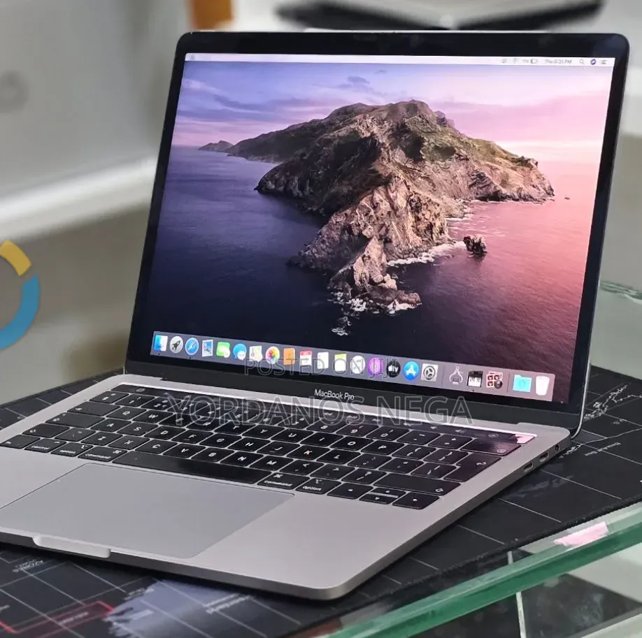 New Laptop Apple MacBook Pro 2019 16GB Intel Core i7 SSD 512GB