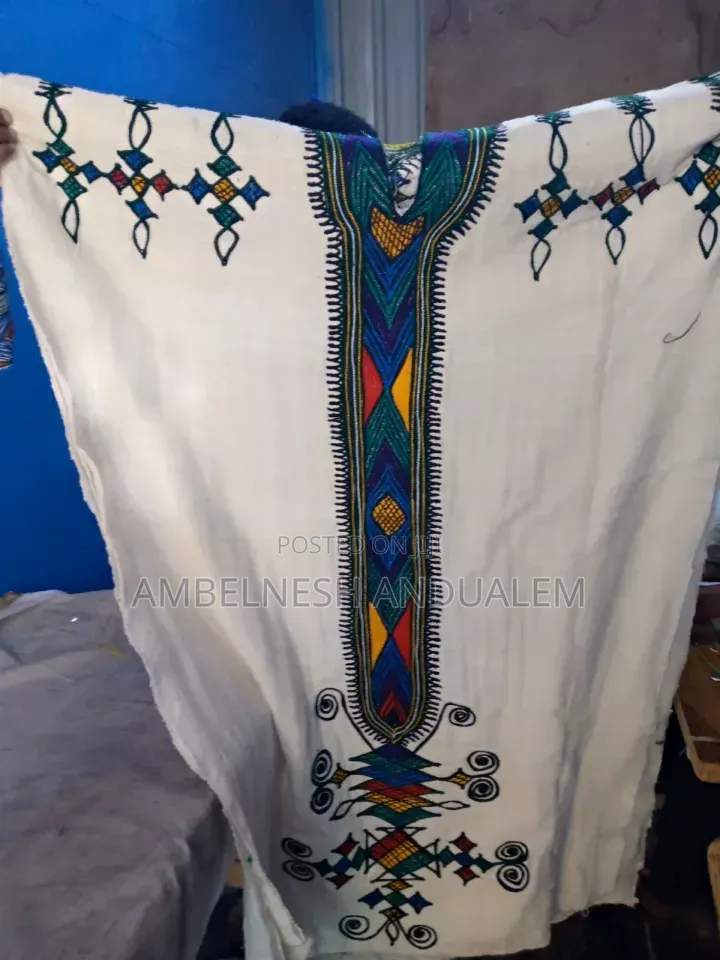 ጎንደሬ ቀሚሶች እና ባህላዊ ጌጣጌጦች