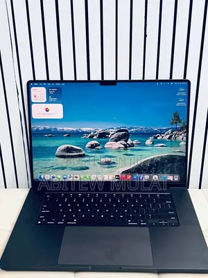 New Laptop Apple MacBook Pro 2023 M3 18GB Apple M3 Pro SSD 512GB