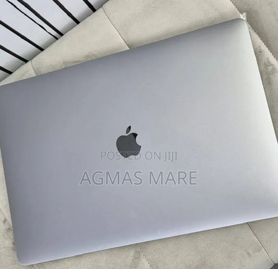 New Laptop Apple MacBook Pro 2019 16GB Intel Core i9 SSD 512GB