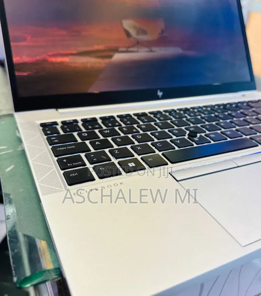 New Laptop HP EliteBook 840 G8 16GB Intel Core i5 SSD 512GB