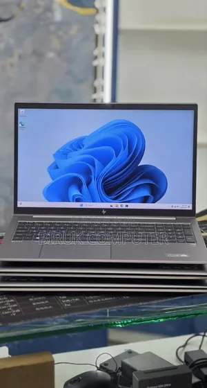 New Laptop HP ZBook Fury 15 G8 16GB Intel Core i5 SSD 512GB