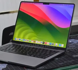 New Laptop Apple MacBook Pro 2023 M3 8GB Apple M3 SSD 512GB
