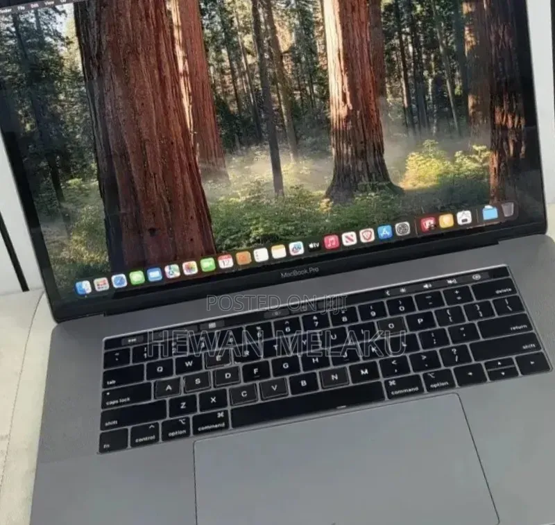 New Laptop Apple MacBook Pro 2019 16GB Intel Core i9 SSD 512GB