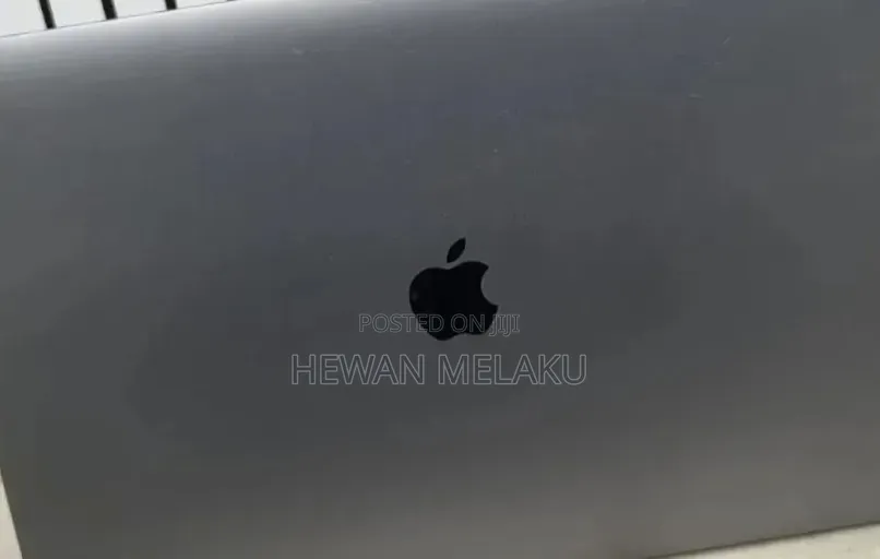 New Laptop Apple MacBook Pro 2019 16GB Intel Core i9 SSD 512GB