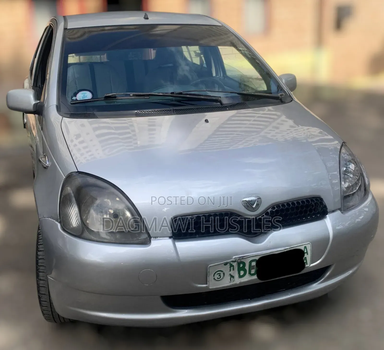 Toyota Vitz 2001 Silver