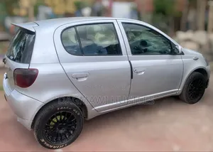 Toyota Vitz 2001 Silver