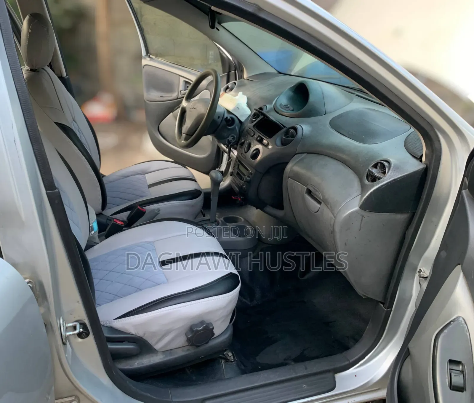 Toyota Vitz 2001 Silver