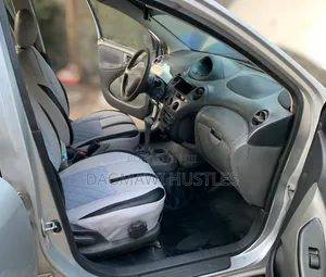 Toyota Vitz 2001 Silver