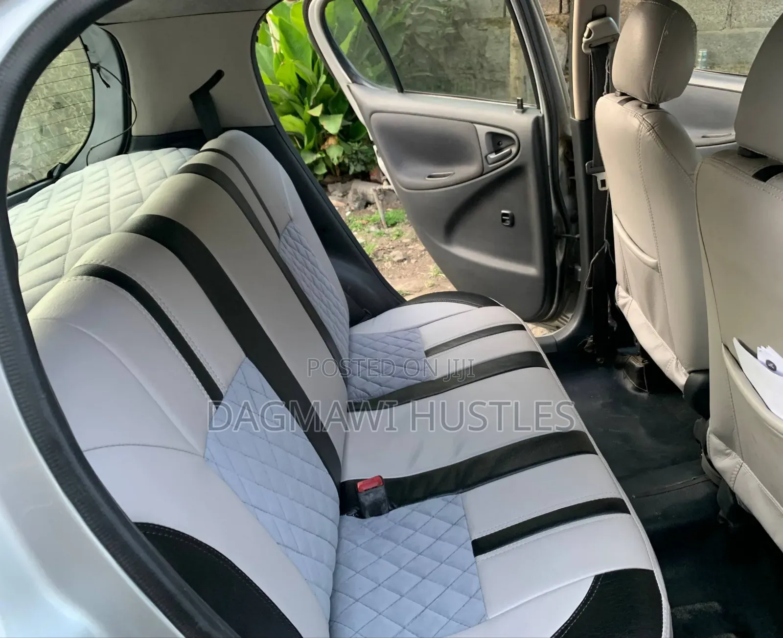 Toyota Vitz 2001 Silver