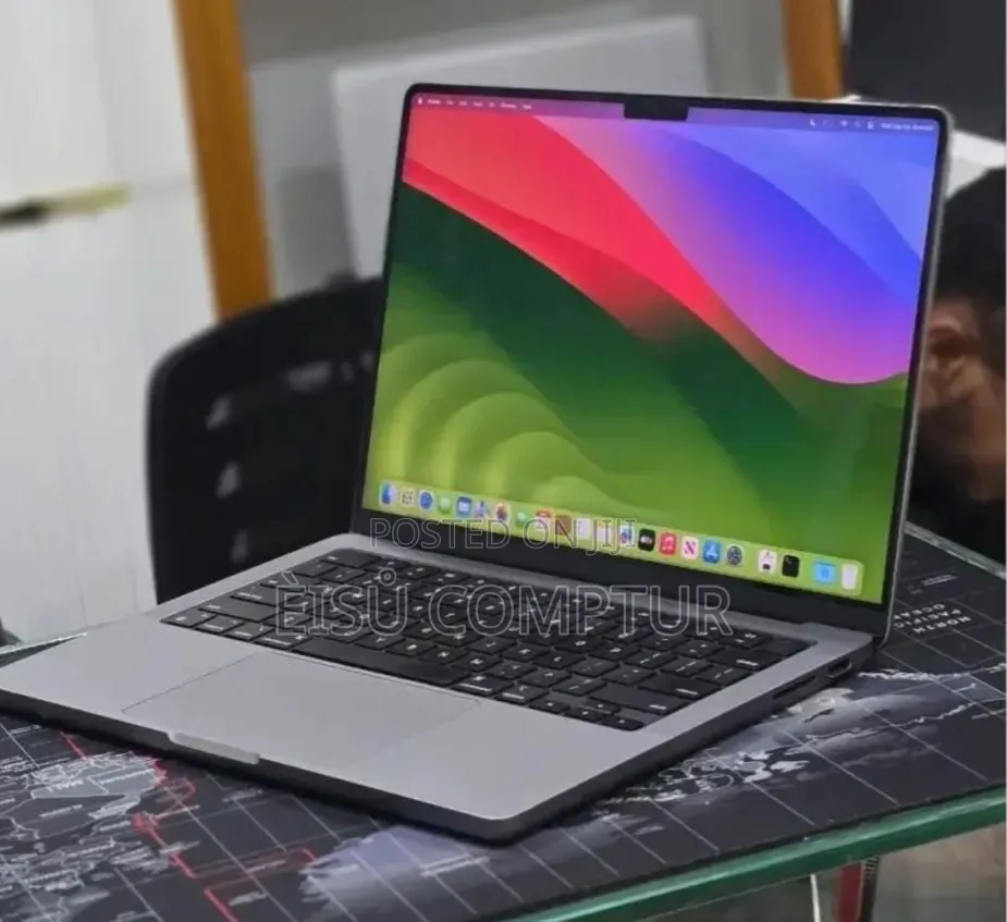 New Laptop Apple MacBook Pro 2024 M4 24GB Apple M4 Pro SSD 1T