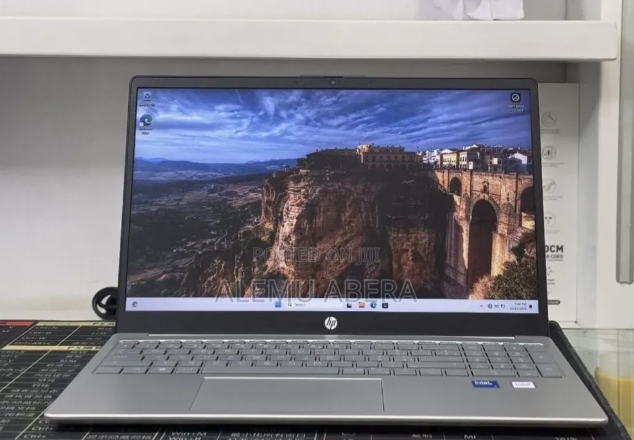New Laptop HP Stream Notebook 16GB Intel Core 5 SSD 512GB